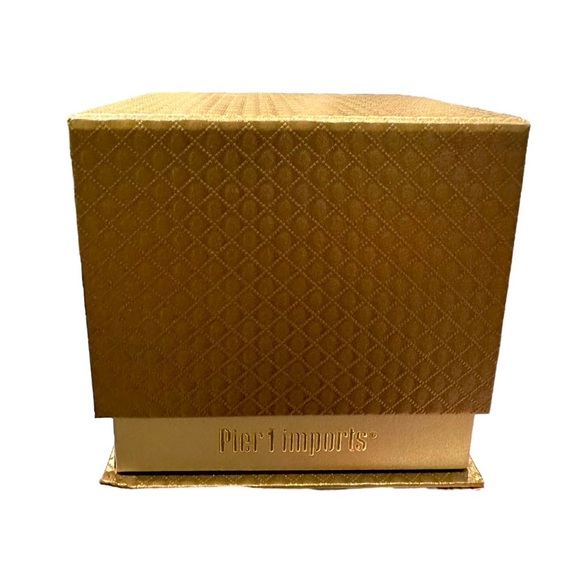 Pier 1 Li Bien 2016 Hand Painted Ornament features Jesus, Joseph, Mary & 3 Kings - Picture 11 of 11